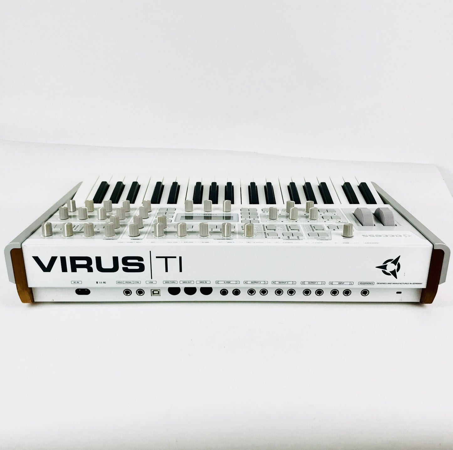 Access Virus TI Polar, excellent condition!