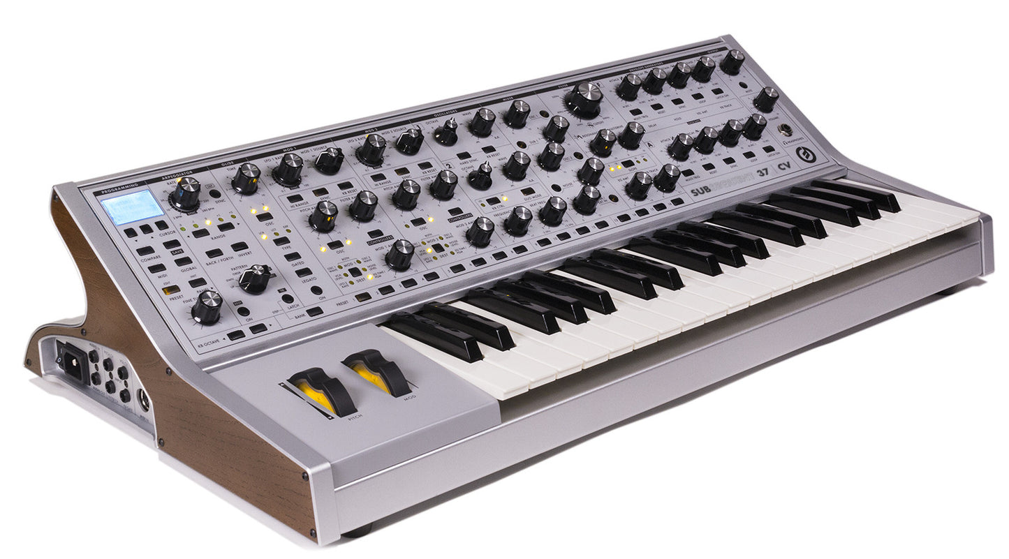 Moog Subsequent 37 side